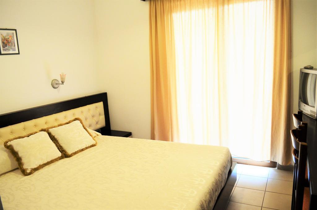 Jb Hotel Саранде Екстериор снимка