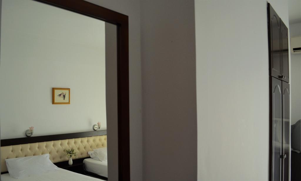 Jb Hotel Саранде Екстериор снимка