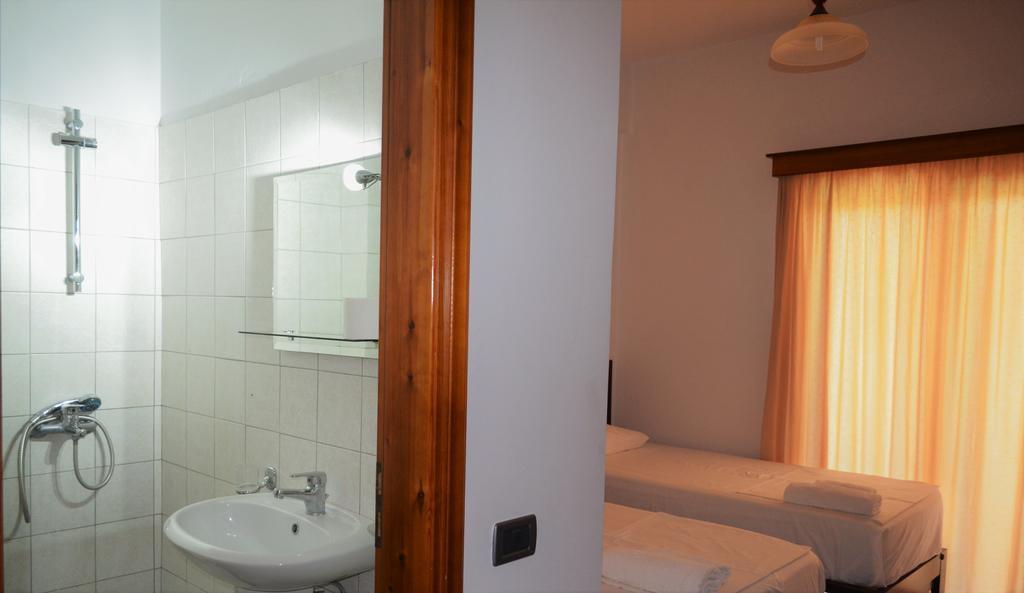 Jb Hotel Саранде Екстериор снимка