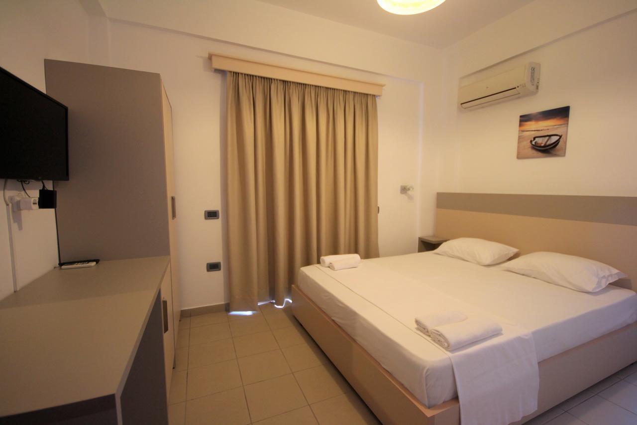 Jb Hotel Саранде Екстериор снимка
