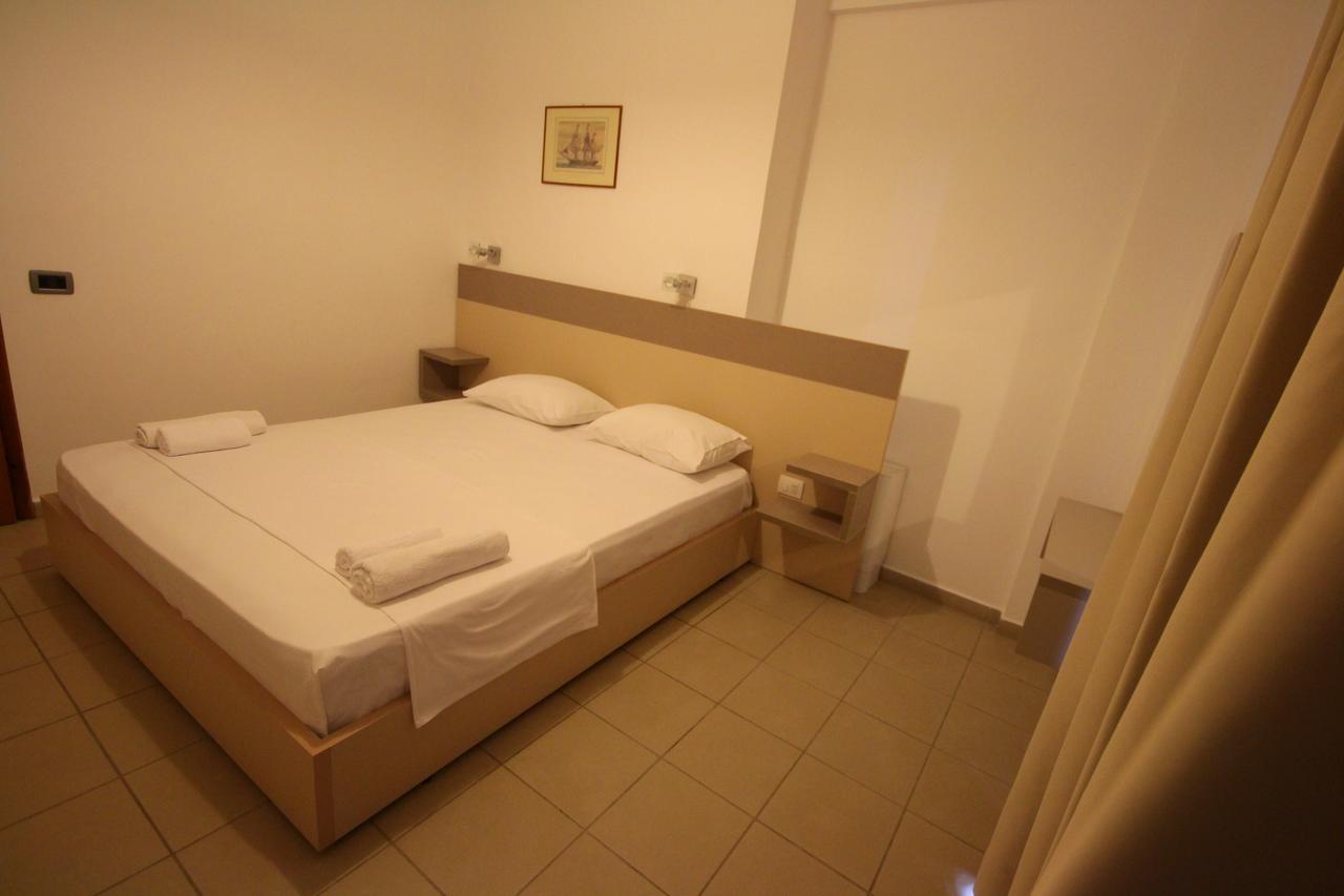 Jb Hotel Саранде Екстериор снимка